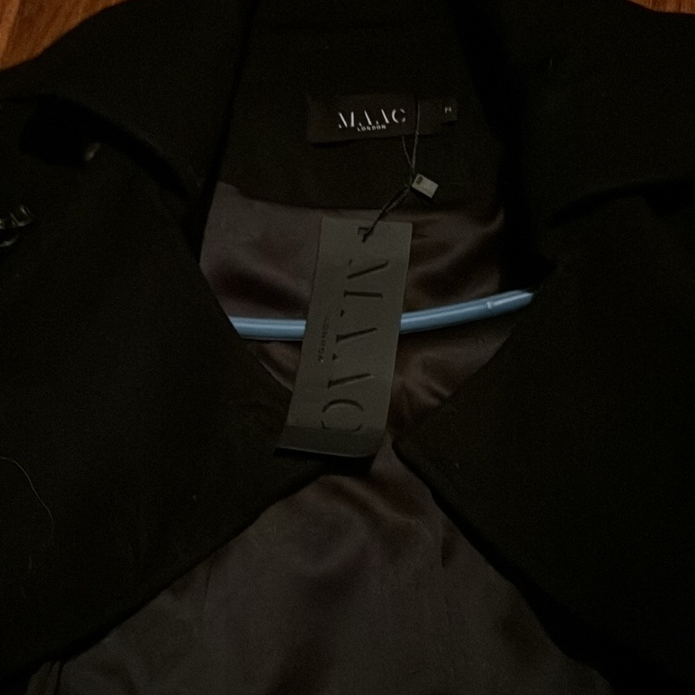 Brand new coat - Picture 7 of 7